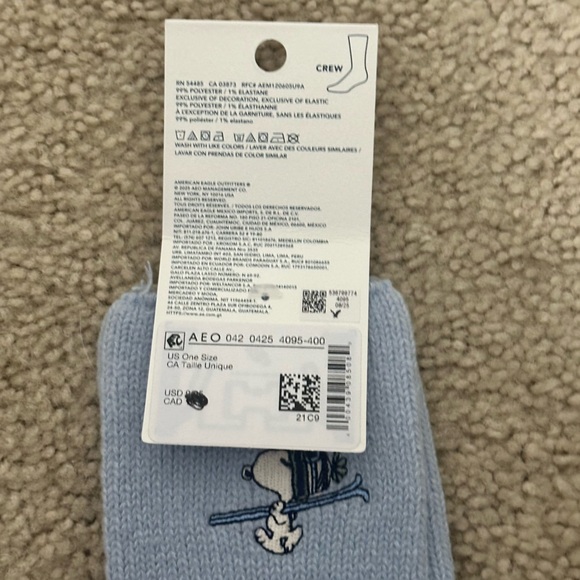 American Eagle Peanut Snoopy Blue Crew Socks NWT - Picture 3 of 3